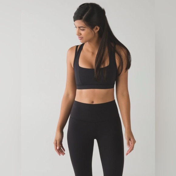 Lululemon Splendour Bra
Black​​ - Picture 2 of 10